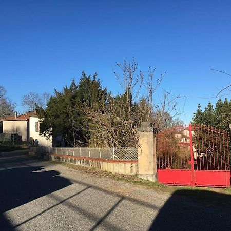 Lerable Pourpre De La Grotte Au Lion Villa Arbon Bagian luar foto