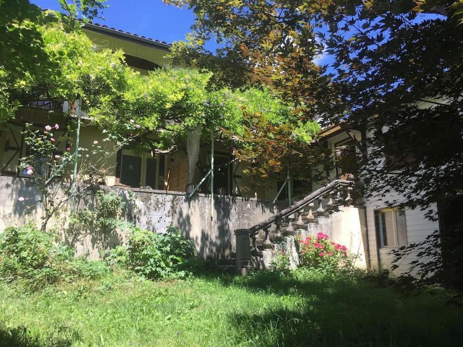 Lerable Pourpre De La Grotte Au Lion Villa Arbon Bagian luar foto